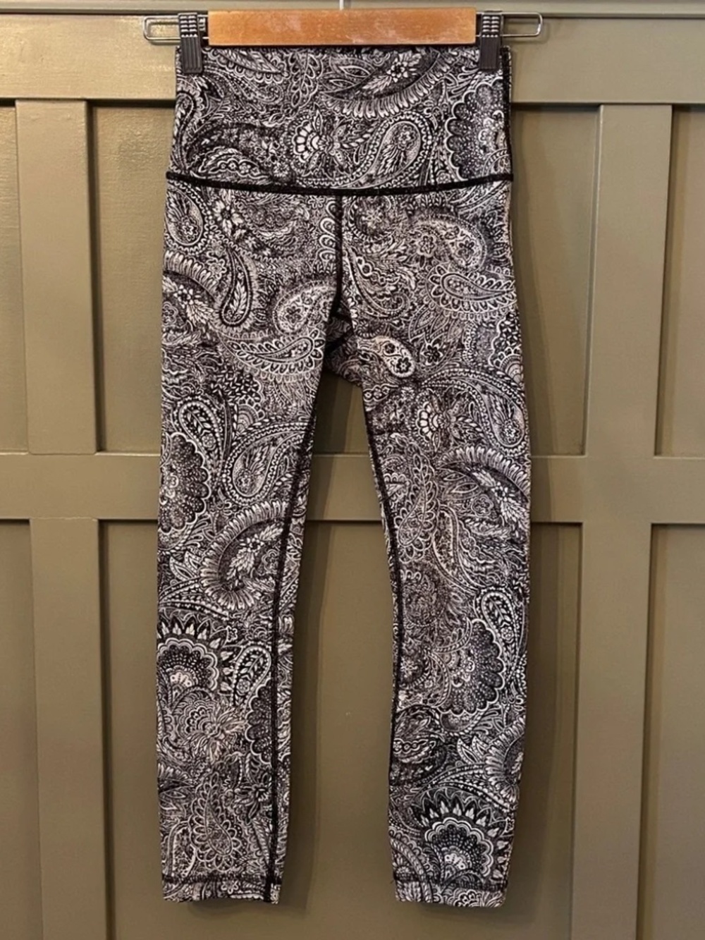 Lululemon High Times Pants Leggings Full On Luxtreme Antique Paisley Size 4